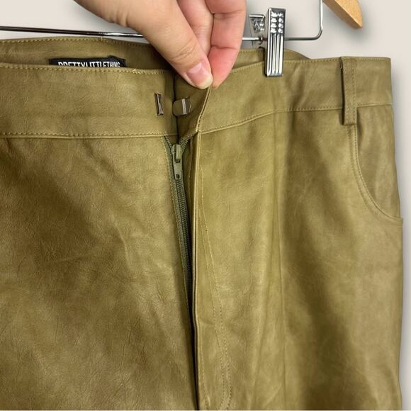 PrettyLittleThing Plus Olive Washed Faux Leather Straight Trousers Size 18 NWT - Picture 12 of 14